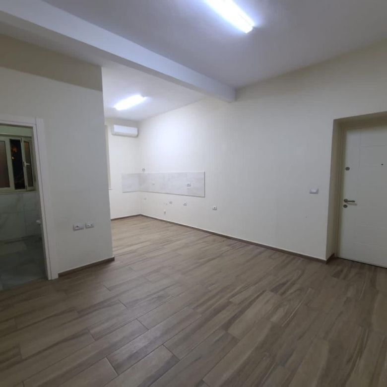 Zyre Me Qera 2+1 Tek Bulevardi Zogu i Pare ( ID BZ2118) Tirane