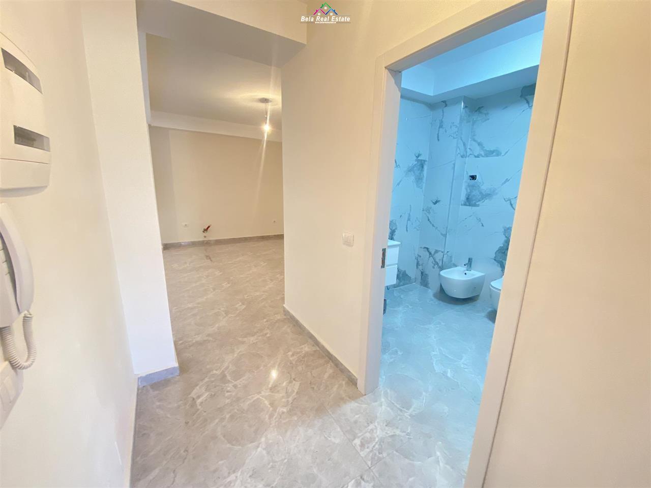 ambjent-me-qera-per-zyra-klinika-e-te-ngjashme-790-muaj (2)