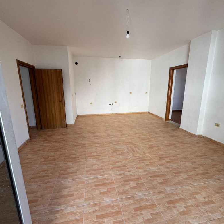 Apartament ne Shitje 3+1+2 Tek Kodra e Diellit (ID B13078) Tirane.