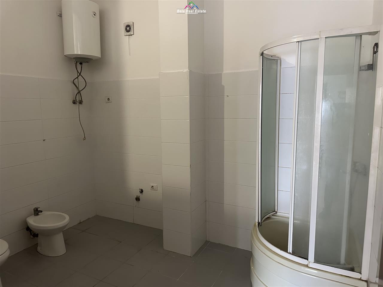 jepet-me-qera-apartament-i-ri-zonen-e-freskut-2-1-130-m2 (4)