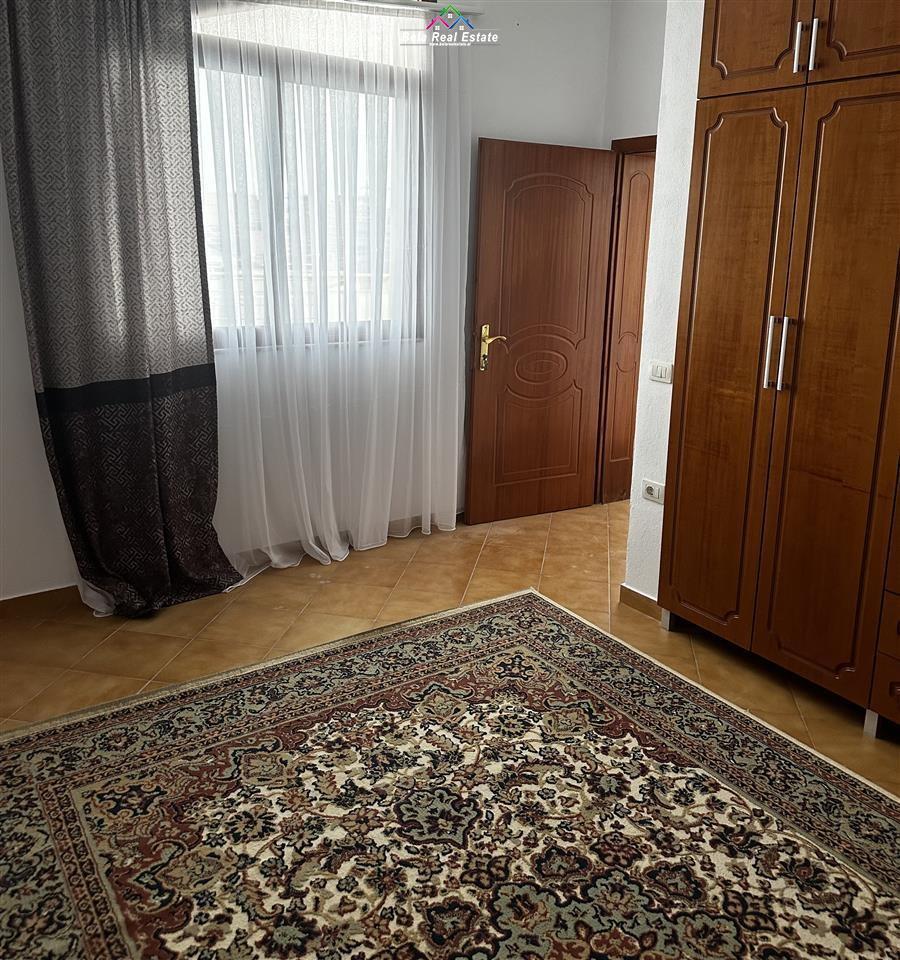 jepet-me-qera-2-1-me-1-post-parkimi (5)