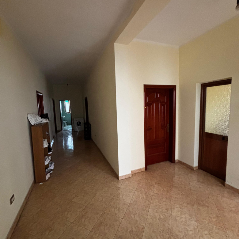 Shitet Vile 3 Kateshe prane Rruges se Elbasanit (ID BV0104) Tirane