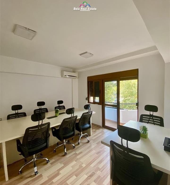 Zyre Me Qera 3+1 ne Qender (ID BZ2490) Tirane