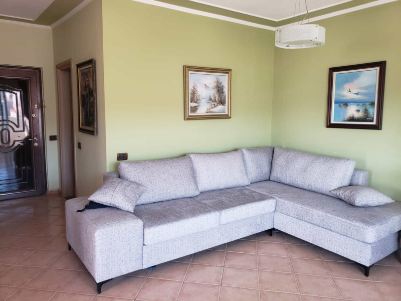 Apartament Me Qera 2+1 tek Komuna e Parisit (ID B2201113) Tirane
