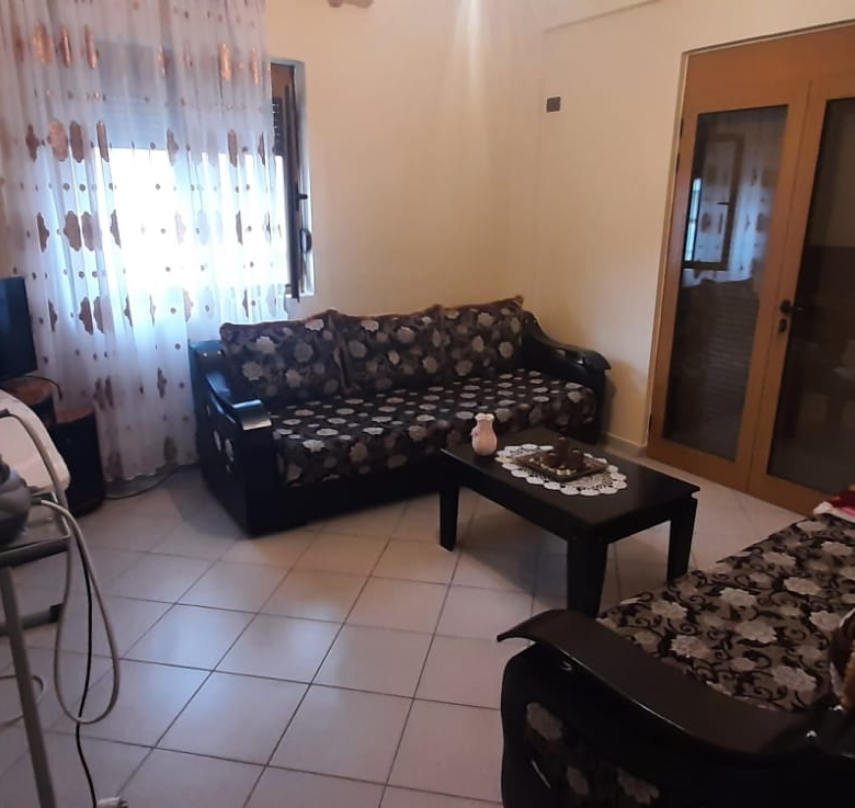 Shitet Vile 3 kateshe tek Vilat Amerikane (ID BV0108) Tirane