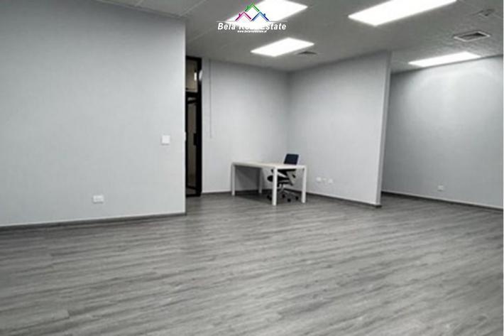 Zyre Me Qera 3+1 tek Kompleksi Arlis, Farmacia 10 (ID BZ2506) Tirane.