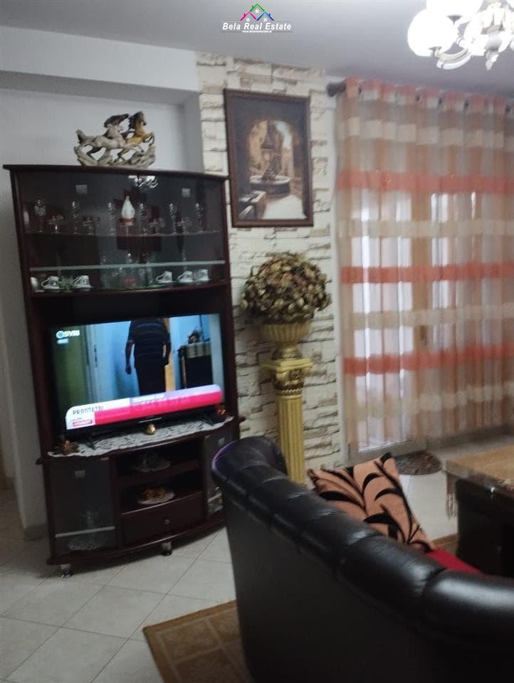 jepet-apartament-me-qera-450-ne-muaj-yzberisht (1)