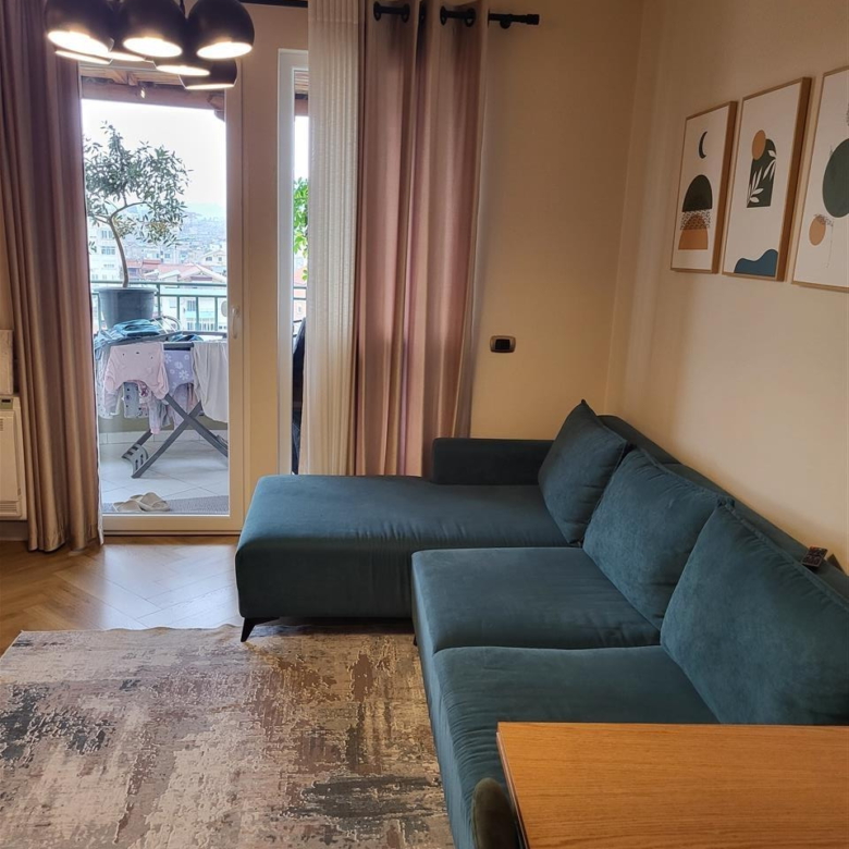 Apartament Me Qera 1+1 Tek Ish Tregu Elektrik (ID B210943) Tirane.