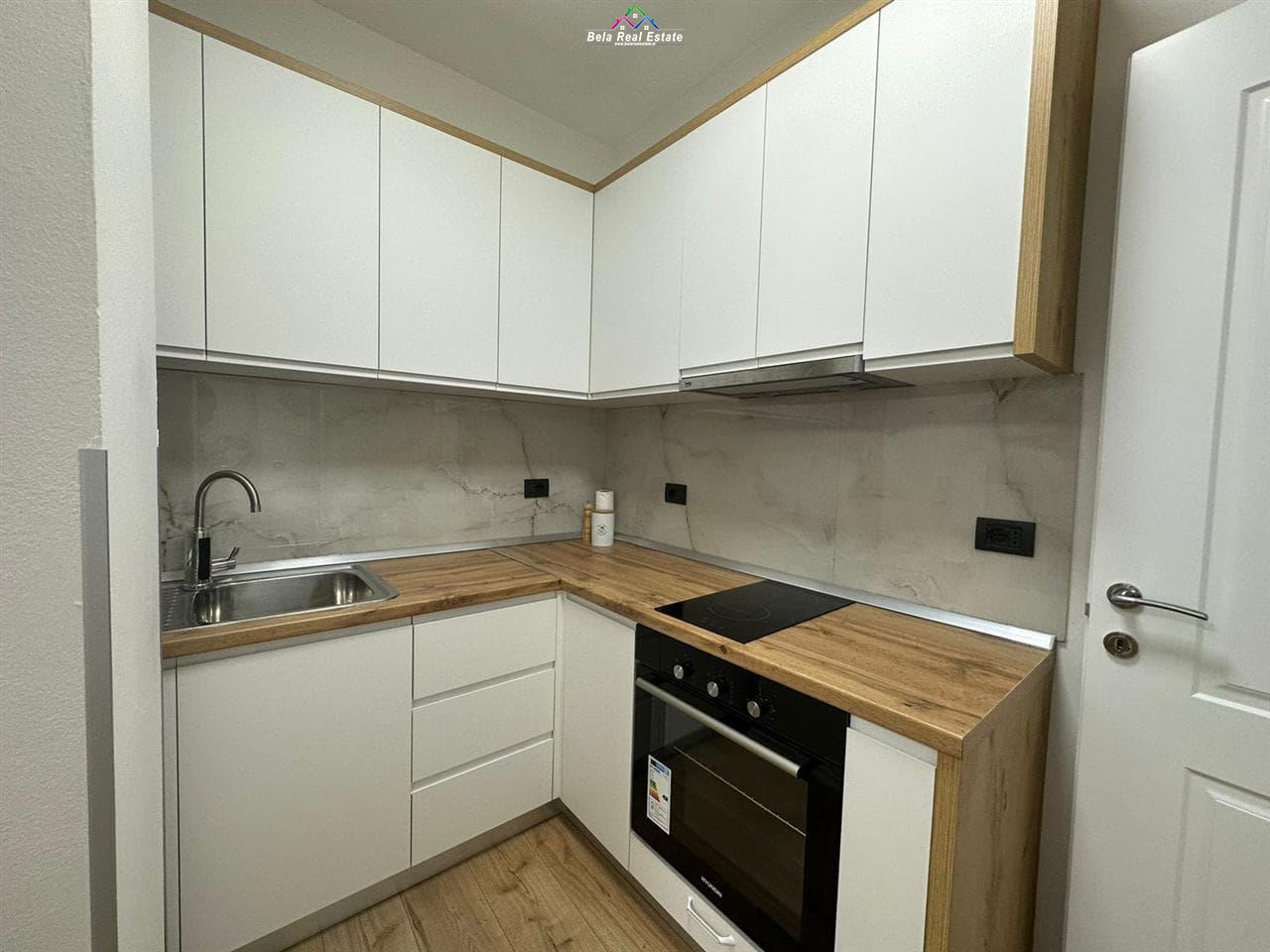 jepet-me-qera-apartament-luksoz-1-+1-ne-qender-te-tiranes (1)