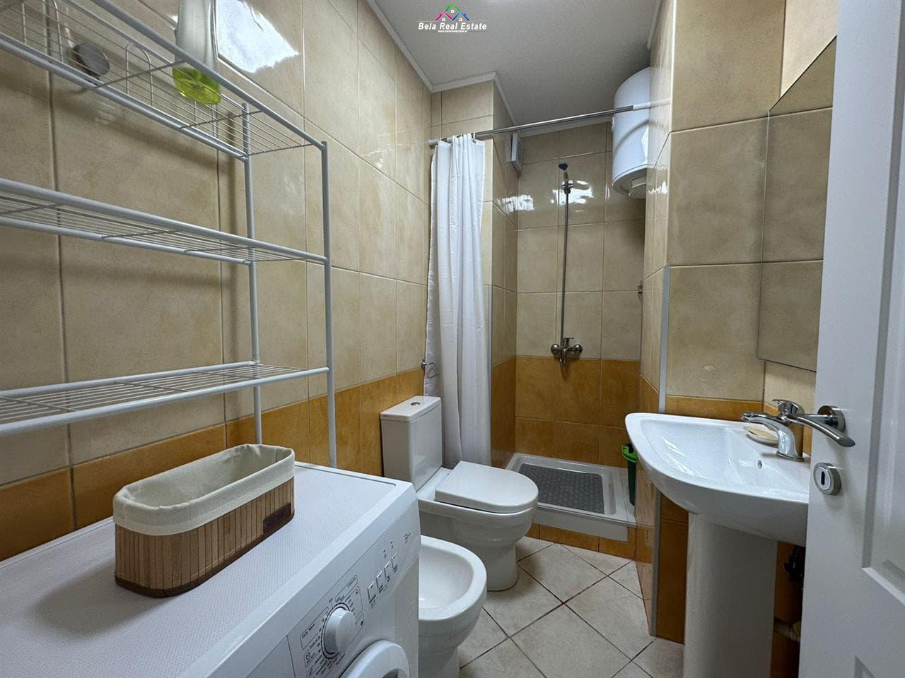 jepet-me-qera-apartament-luksoz-1-+1-ne-qender-te-tiranes (2)
