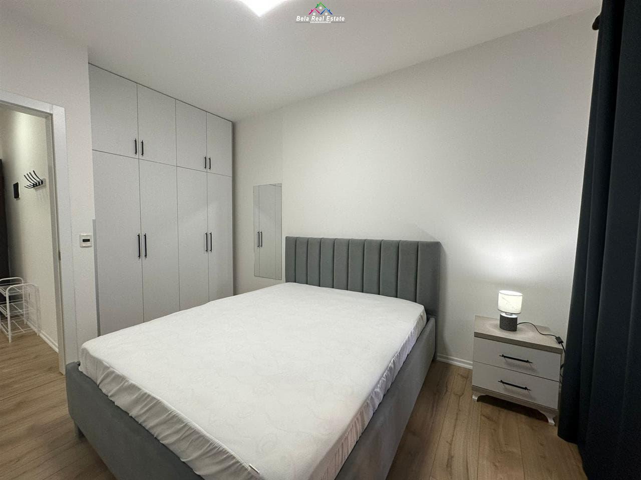 jepet-me-qera-apartament-luksoz-1-+1-ne-qender-te-tiranes (3)