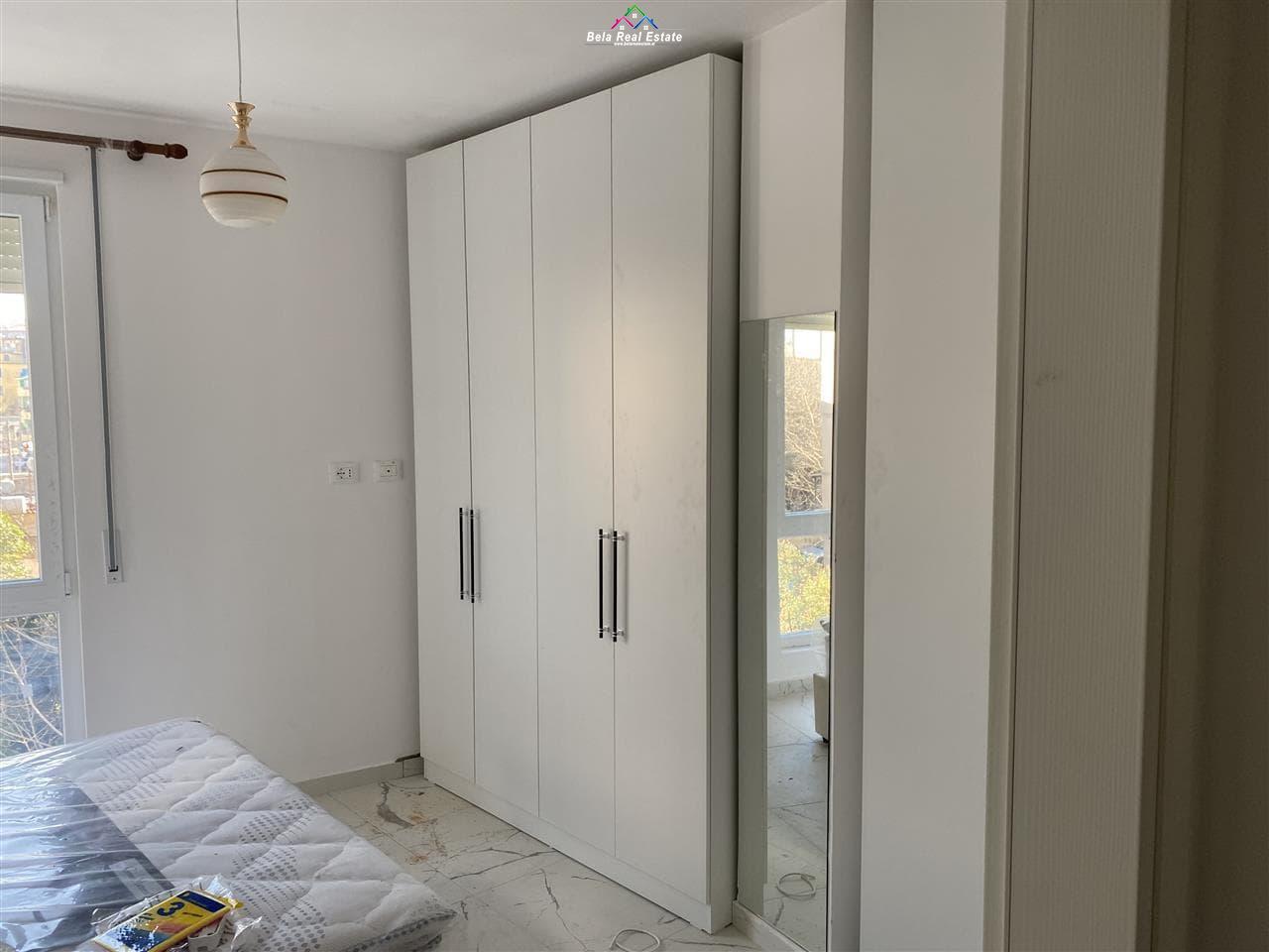 jepet-apartament-me-qera-tek-hyrja-tr-elektrik (1)