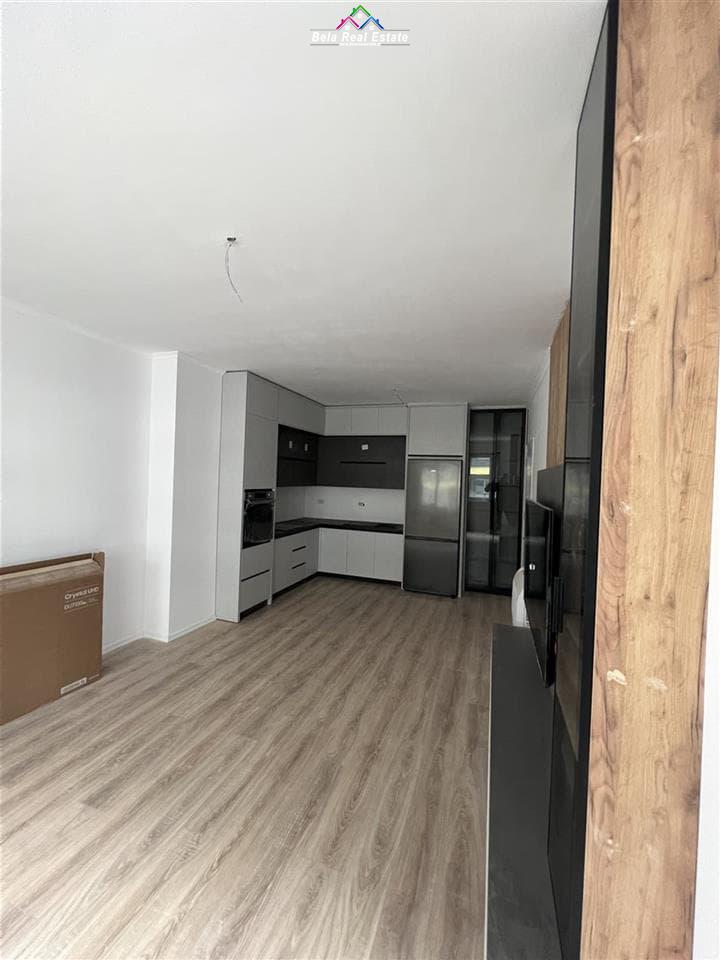 shes-apartament-2+1-+post-parkim-tek-univers-city-pronari (4)
