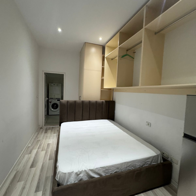 Garsoniere me qera tek Rruga e Barrikadave (ID BG121) Tirane