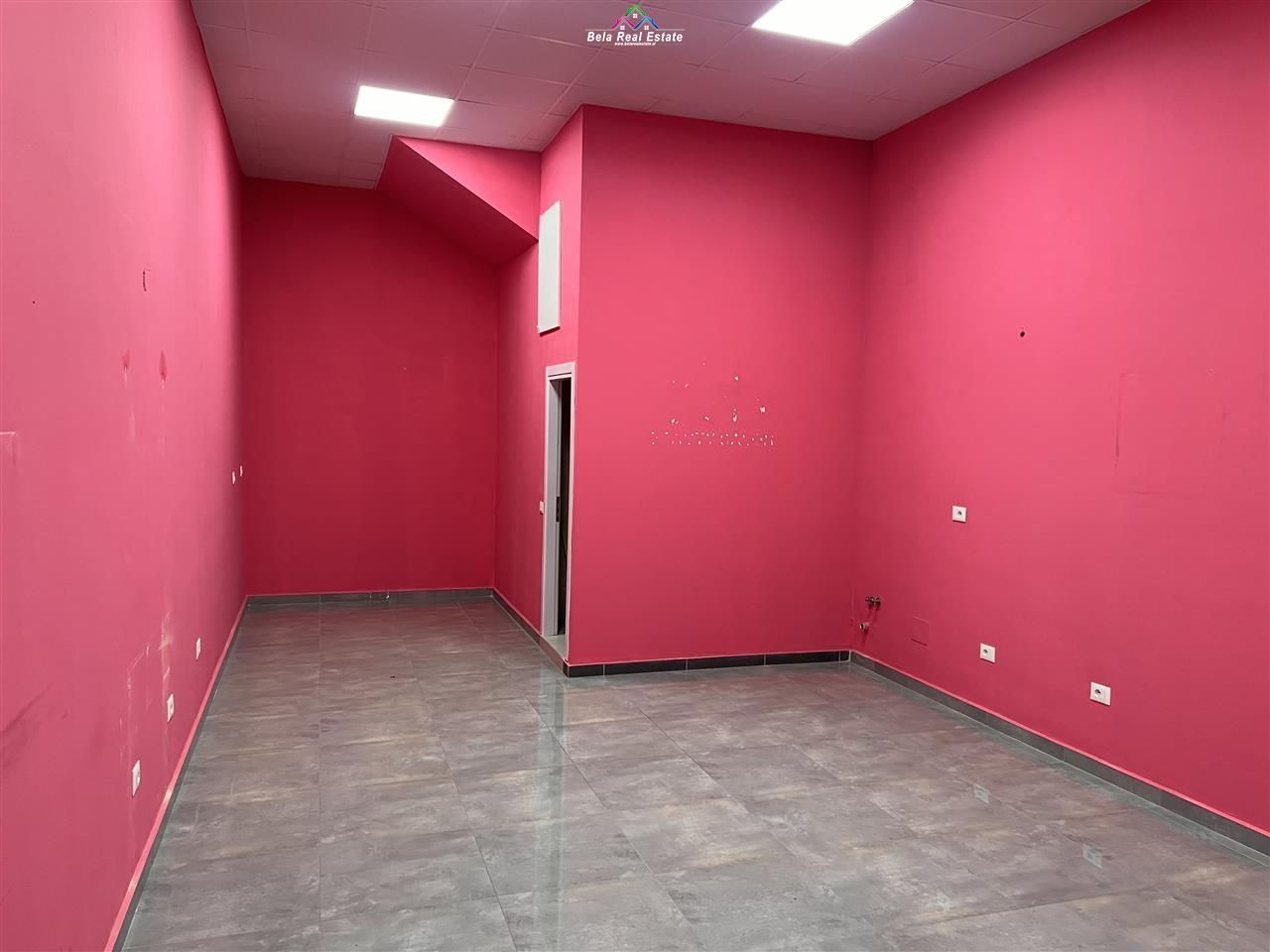 jepet-dyqan-me-qera-tek-grand-galeria (1)