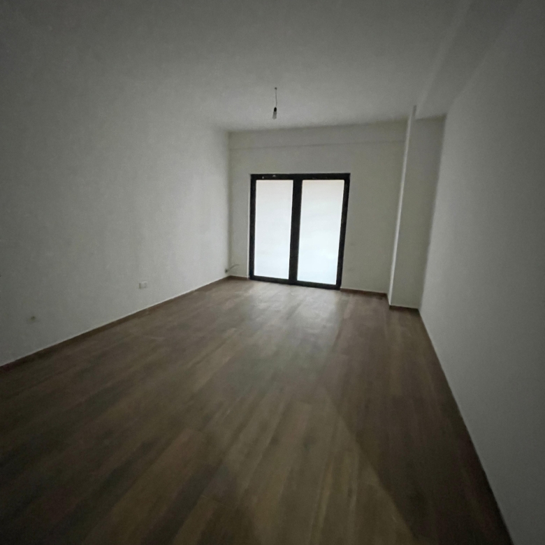 Zyre me Qera tek Farmacia 10 (ID BZ2460) Tirane.