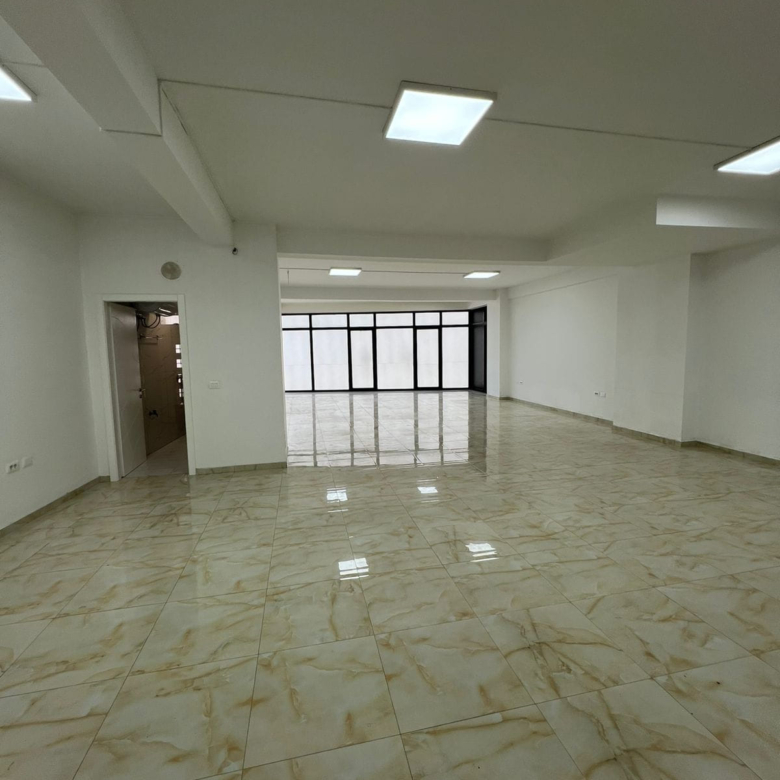 Zyre Me Qera tek Rruga e Dibres (ID BZ2638) Tirane.