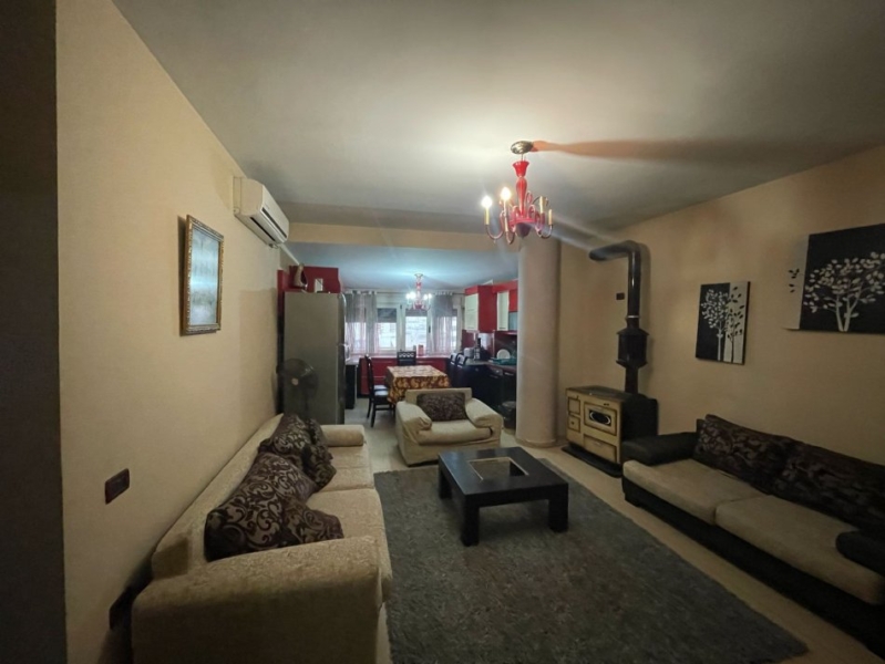 Apartament me qera 3+1 tek ish Tregu Elektrik (ID B230150) Tirane.
