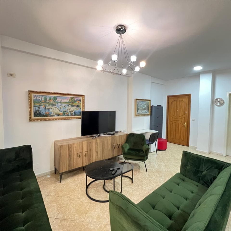 Apartament me qera 2+1+2 Tek Komuna E Parisit (ID B2201008) Tirane