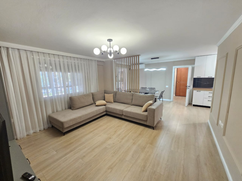 Apartament Me Qera 3+1 tek Bulevardi Zogu i Pare (ID B230129) Tirane
