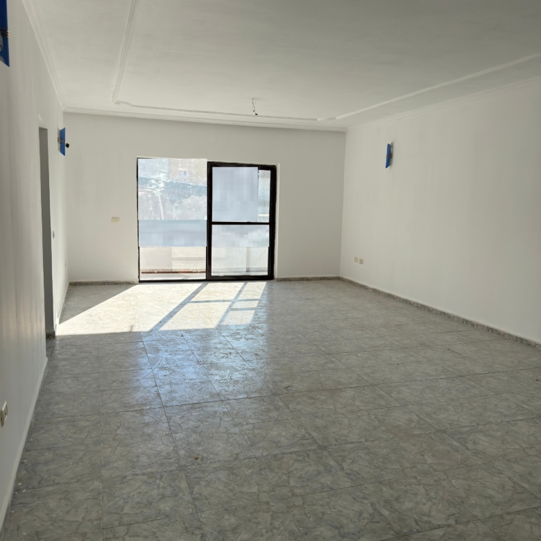 Apartament per Shitje 3+1 tek Komuna e Parisit (ID B130101) Tirane