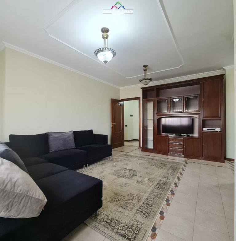 Apartament Ne Shitje 3+1+2 Tek Stacioni i Trenit (ID B130102) Tirane
