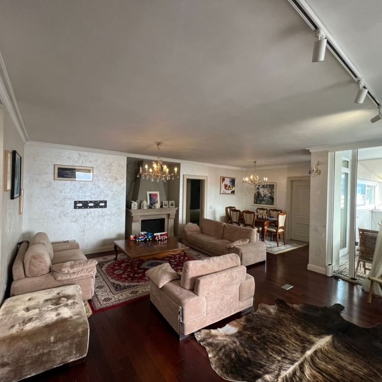 Penthouse Ne Shitje 3+1+2 Ne Qender (ID B130103) Tirane.