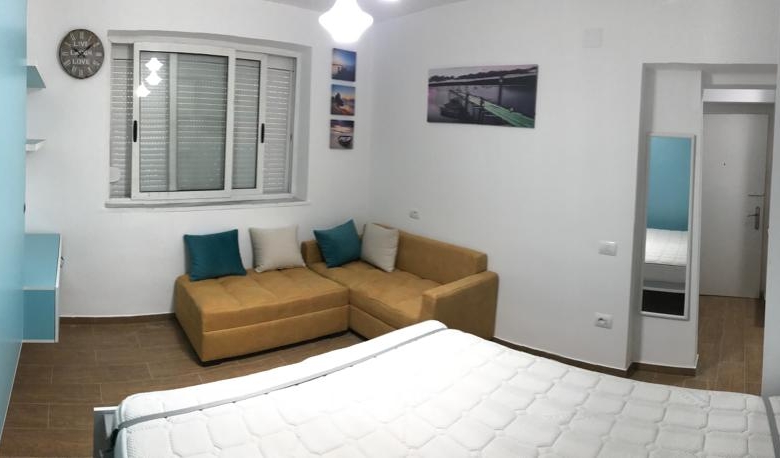 Garsioniere ne Shitje Tek Ish-Restorant Durresi (ID BSHG29) Tirane
