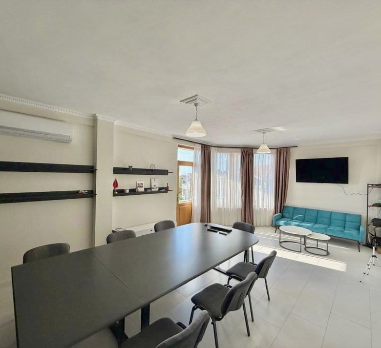 Zyre Me Qera 3+1 tek Qytet Studenti (ID BZ2714) Tirane