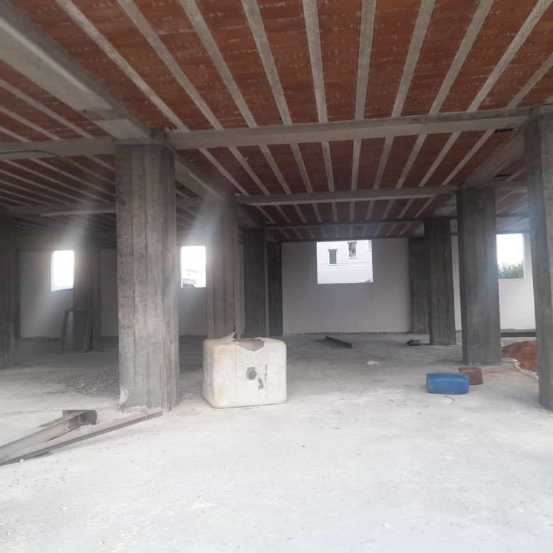 Magazine Me Qera Ne Sukth ( ID BM295) Tirane