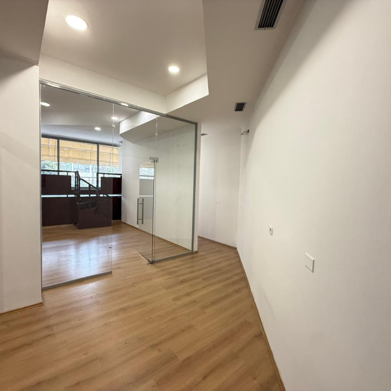 Zyre Me Qera Ne Qender (ID BZ2842) Tirane