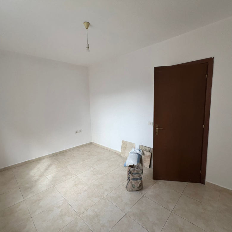 Zyre Me Qera 2+1 Tek Fusha e Aviacionit ( ID BZ2848) Tirane