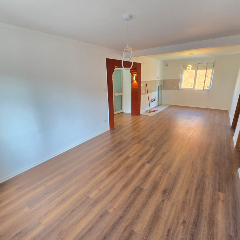 Zyre Me Qera 3+1 tek Ish Ekspozita (ID BZ2890) Tirane