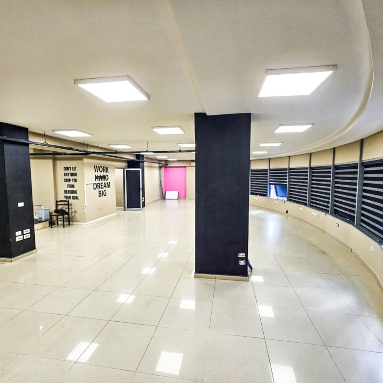 Zyre Me Qera tek Selvia (ID BZ2898) Tirane