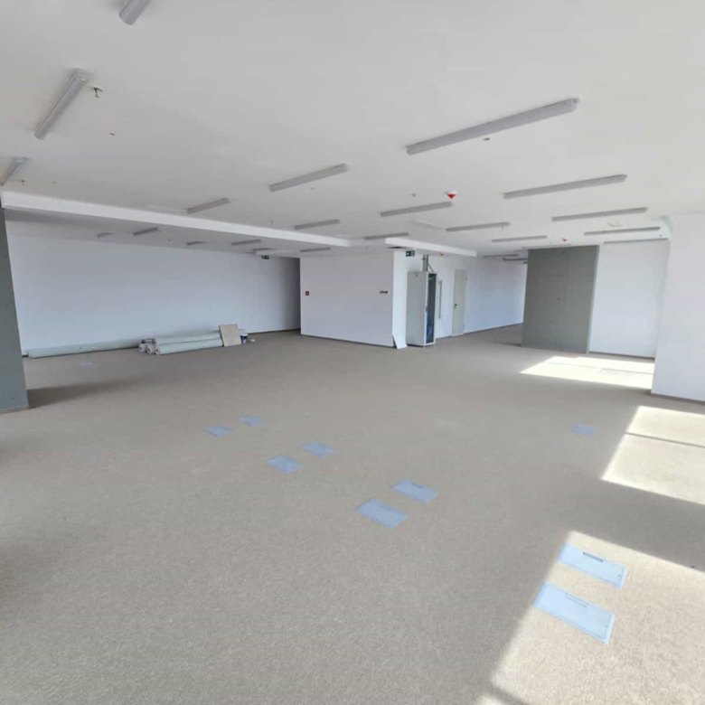 Zyre Me Qera Tek DownTown (ID BZ2905) Tirane