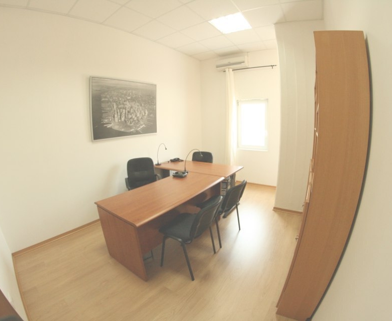 Zyre Me Qera 3+1 tek Farmacia 10 (ID BZ2914) Tirane