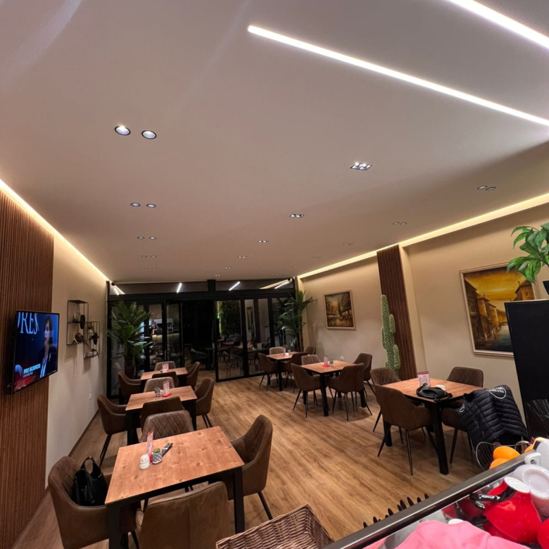 Lokal Bar Kafe-Restorant-Piceri me qera tek Liqeni i Thate (ID BL2188) Tirane