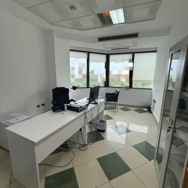 Zyre Me Qera Tek Bulevardi Deshmoret e Kombit (ID BZ2936) Tirane