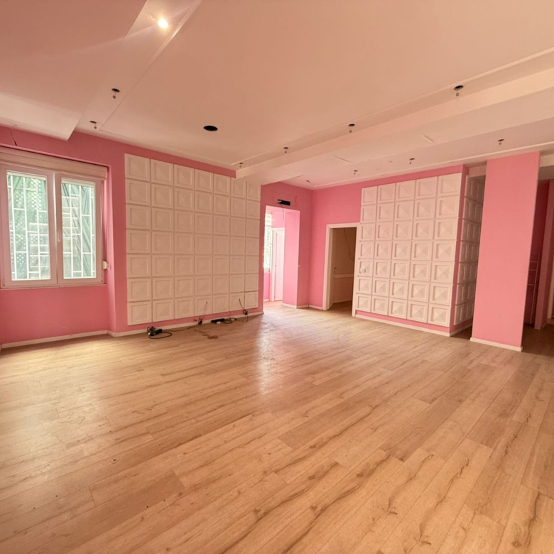 Zyre Me Qera Tek Sheshi Willson (ID BZ2937) Tirane