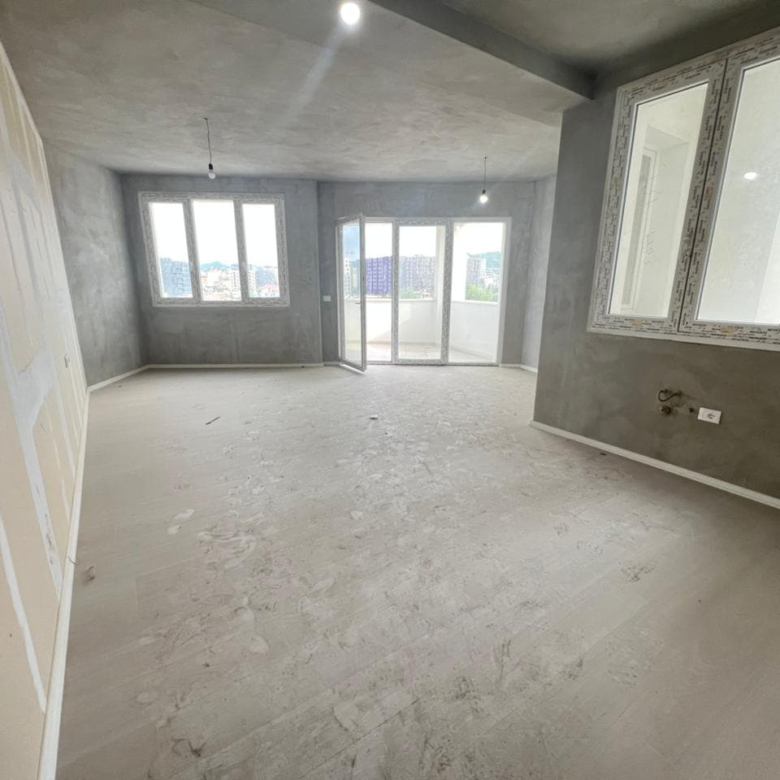 Zyre Me Qera 3+1 Ne Astir (ID BZ2966) Tirane
